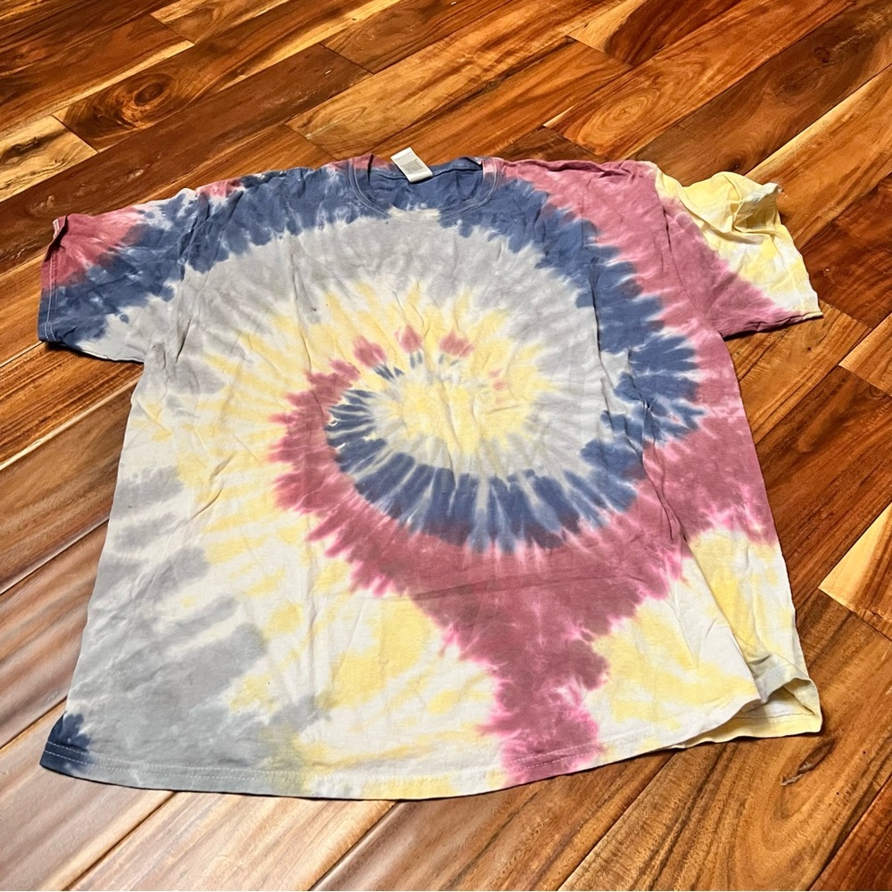 Plus size tie dye t-shirt. Size 2xl